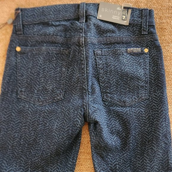 77 - NWT 7 For All Mankind the skinny Legging Jean - Size EU 26/US 4 🇺🇸 - Picture 3 of 12